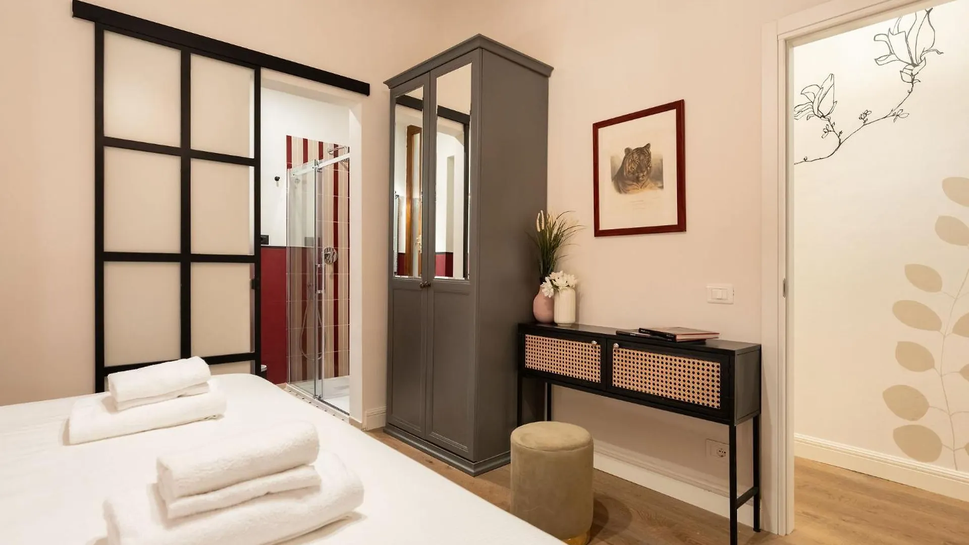 Apartment Via Guelfa, 10 - Grande Nuovo E Raffinato In Posizione Centrale Florence Italy